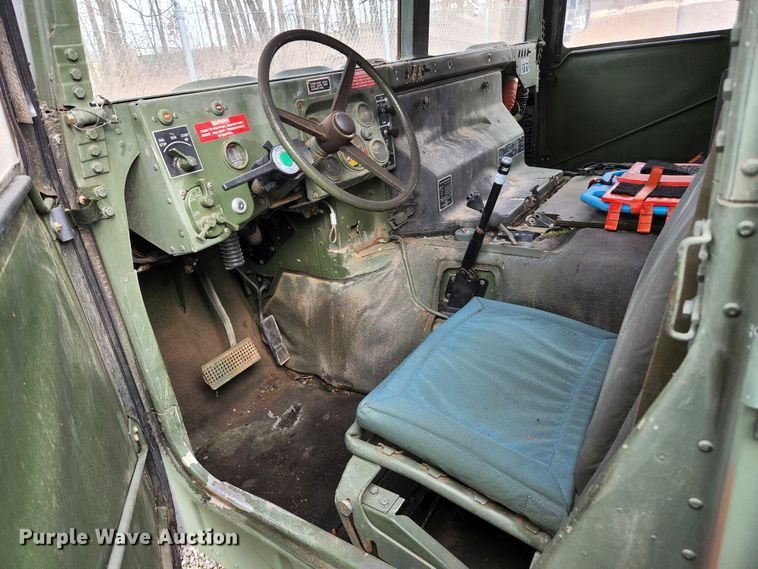 image for item JG9193 1990 Am General M998 Humvee  SUV