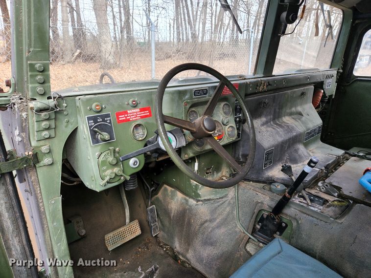 image for item JG9193 1990 Am General M998 Humvee  SUV