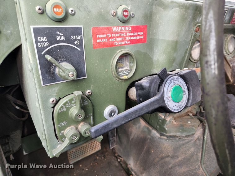 image for item JG9193 1990 Am General M998 Humvee  SUV