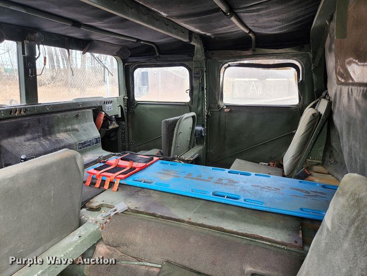 image for item JG9193 1990 Am General M998 Humvee  SUV