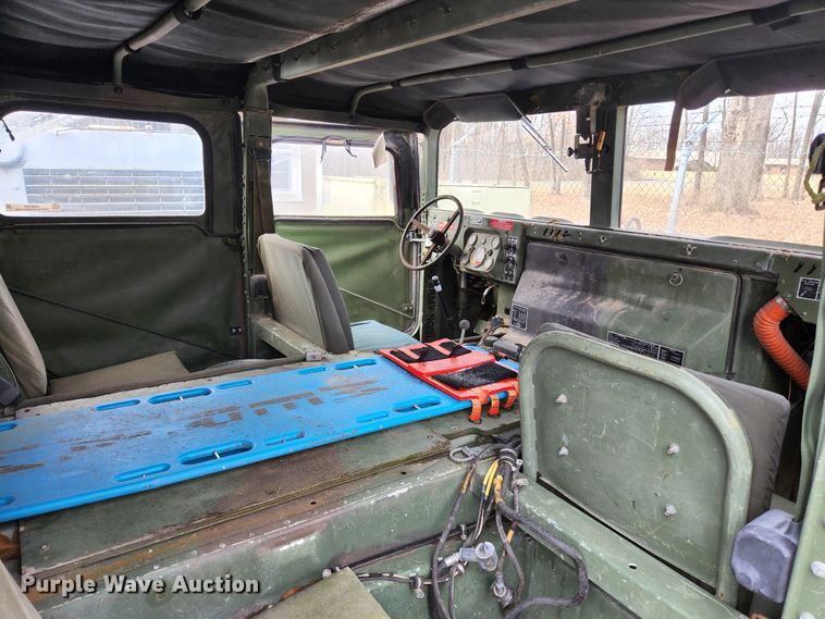 image for item JG9193 1990 Am General M998 Humvee  SUV