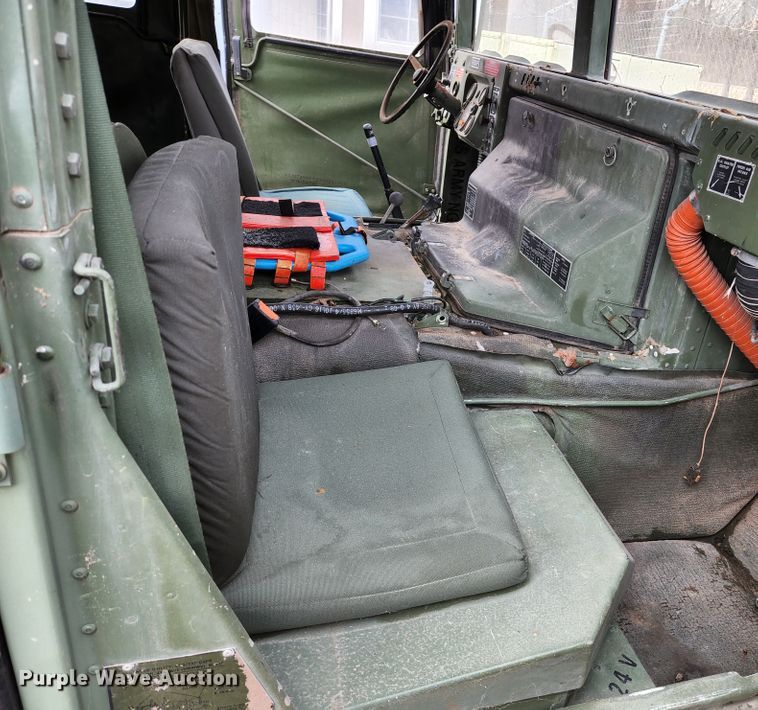 image for item JG9193 1990 Am General M998 Humvee  SUV