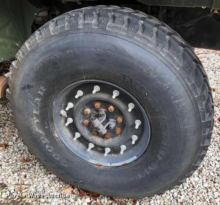 image for item JG9193 1990 Am General M998 Humvee  SUV