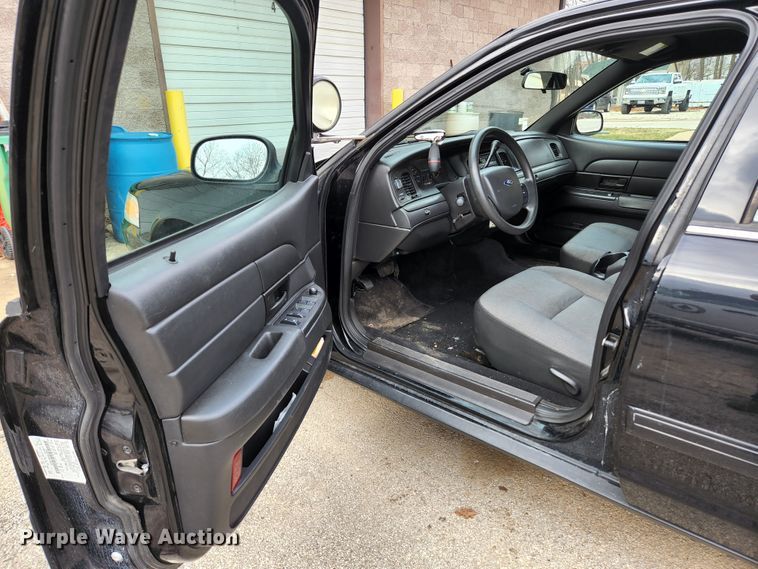 image for item JG9194 2010 Ford Crown Victoria Police Interceptor