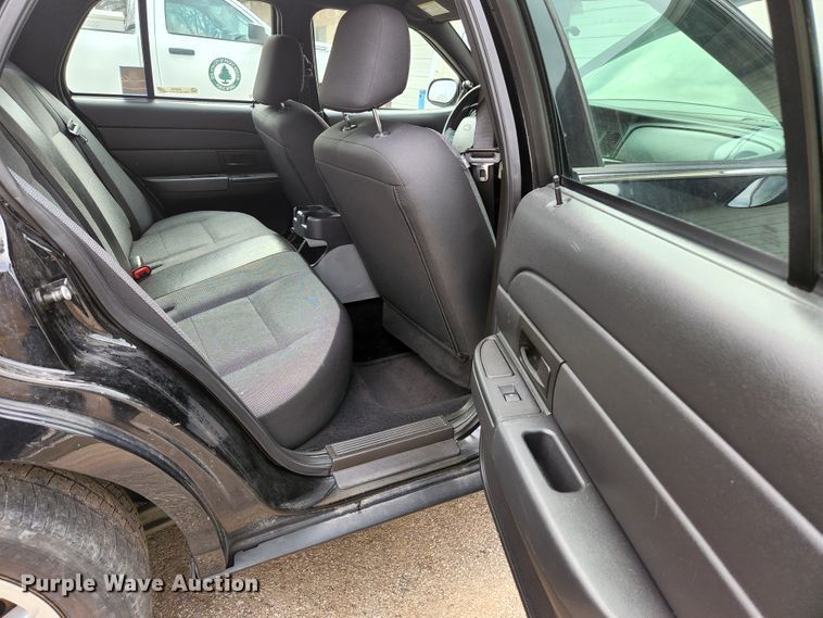 image for item JG9194 2010 Ford Crown Victoria Police Interceptor