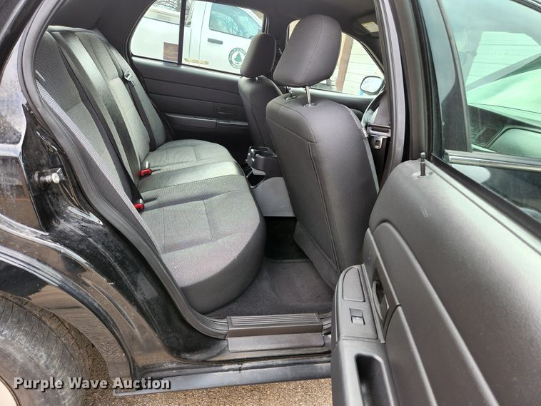 image for item JG9194 2010 Ford Crown Victoria Police Interceptor