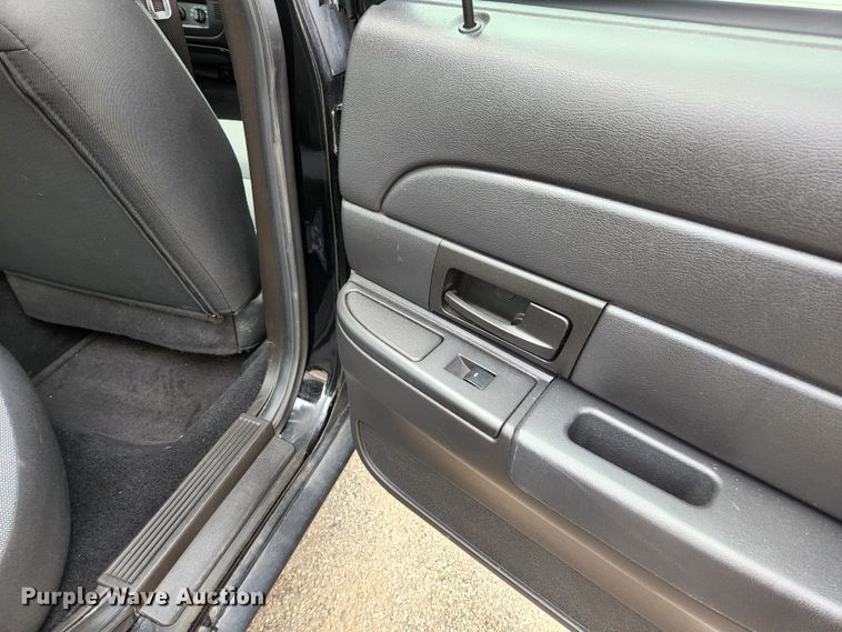 image for item JG9194 2010 Ford Crown Victoria Police Interceptor