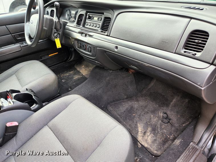 image for item JG9194 2010 Ford Crown Victoria Police Interceptor