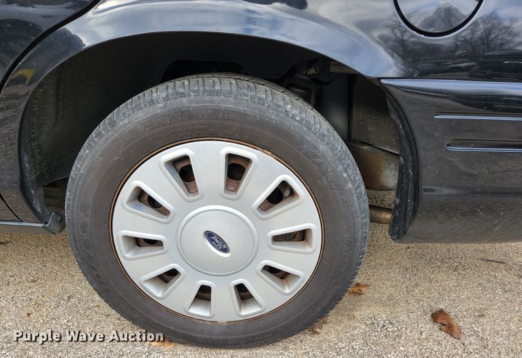 image for item JG9194 2010 Ford Crown Victoria Police Interceptor