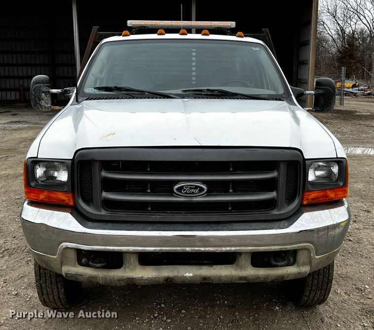 image for item JH9311 2000 Ford F450 Super Duty XL  flatbed truck