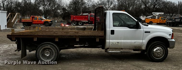 image for item JH9311 2000 Ford F450 Super Duty XL  flatbed truck