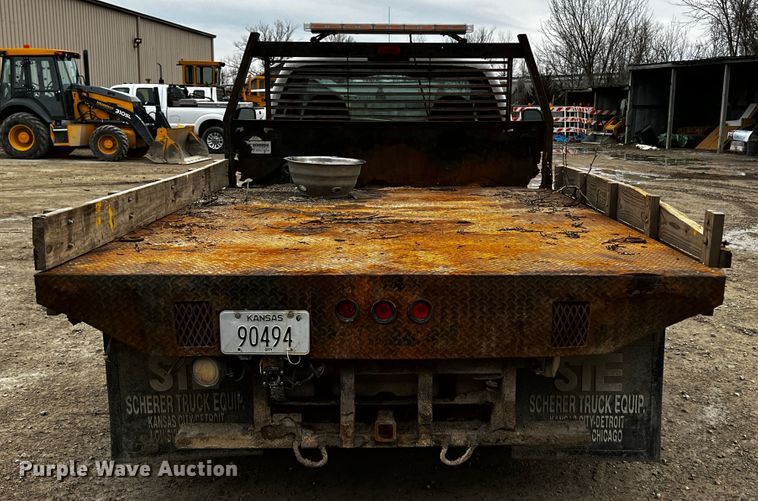 image for item JH9311 2000 Ford F450 Super Duty XL  flatbed truck