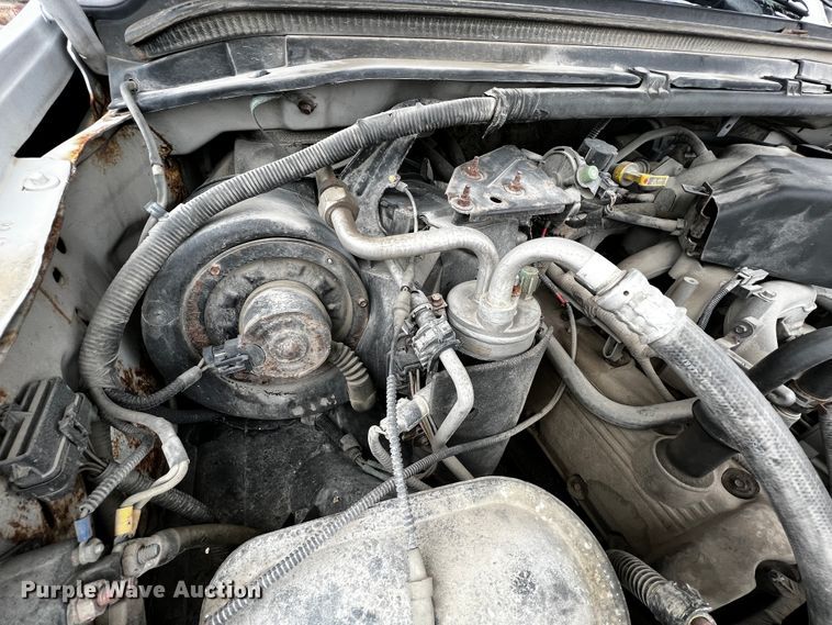 image for item JH9311 2000 Ford F450 Super Duty XL  flatbed truck