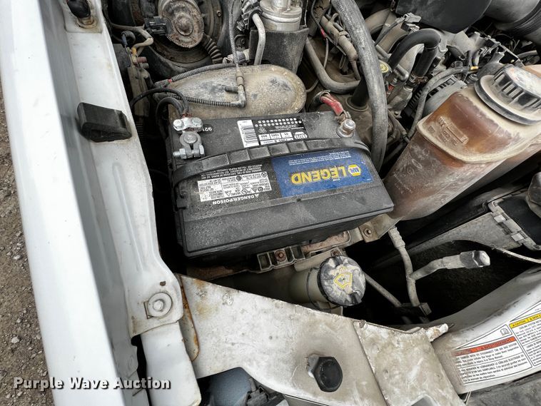 image for item JH9311 2000 Ford F450 Super Duty XL  flatbed truck