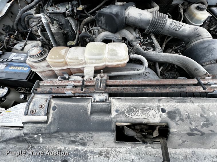 image for item JH9311 2000 Ford F450 Super Duty XL  flatbed truck