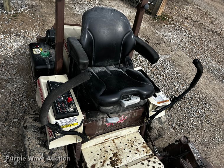 image for item JH9313 Grasshopper 725D  lawn mower