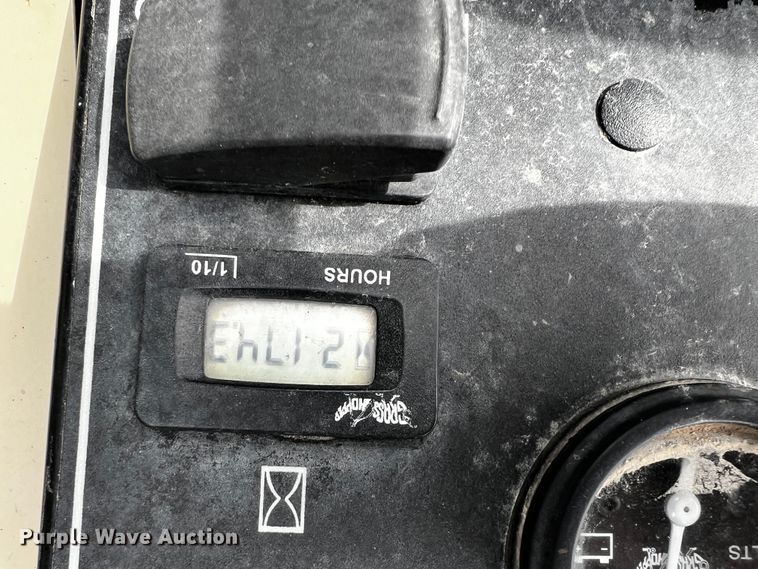 image for item JH9313 Grasshopper 725D  lawn mower