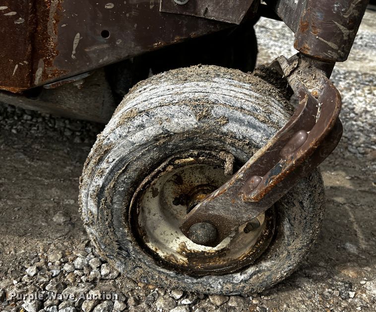 image for item JH9313 Grasshopper 725D  lawn mower