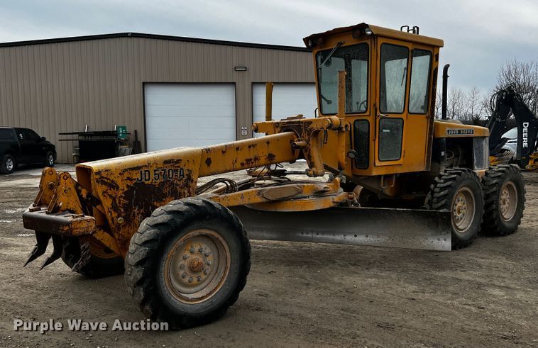 image for item JH9314 1973 John Deere 570A  motor grader
