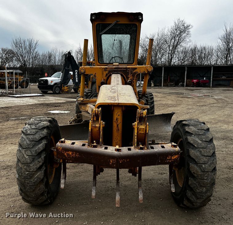 image for item JH9314 1973 John Deere 570A  motor grader