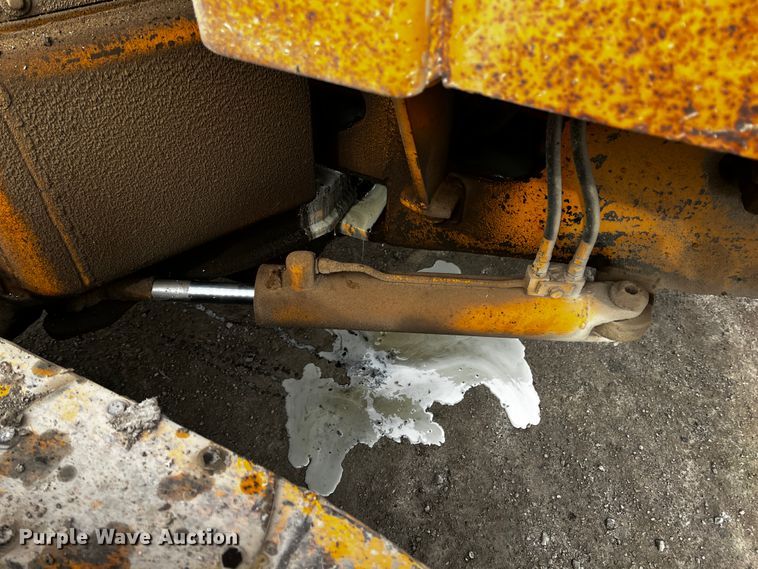 image for item JH9314 1973 John Deere 570A  motor grader