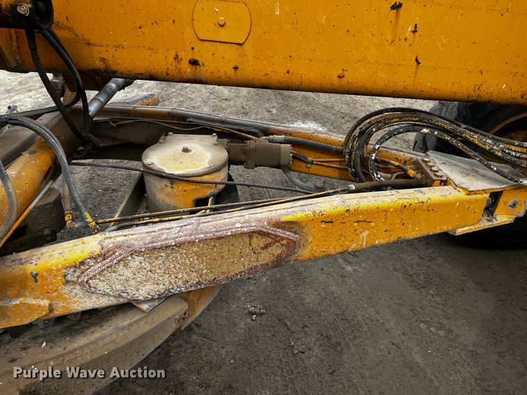 image for item JH9314 1973 John Deere 570A  motor grader