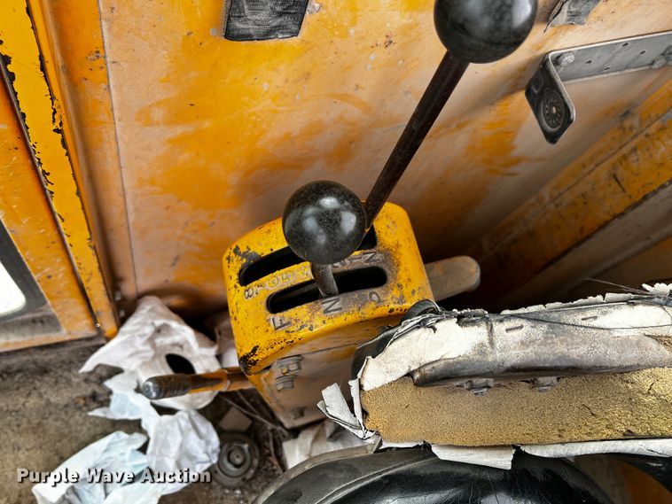 image for item JH9314 1973 John Deere 570A  motor grader