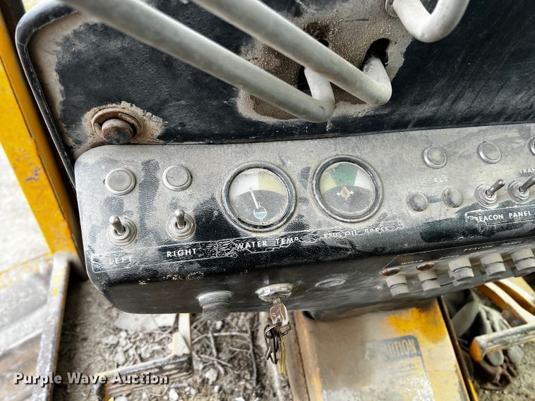 image for item JH9314 1973 John Deere 570A  motor grader