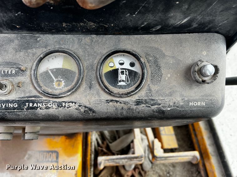 image for item JH9314 1973 John Deere 570A  motor grader