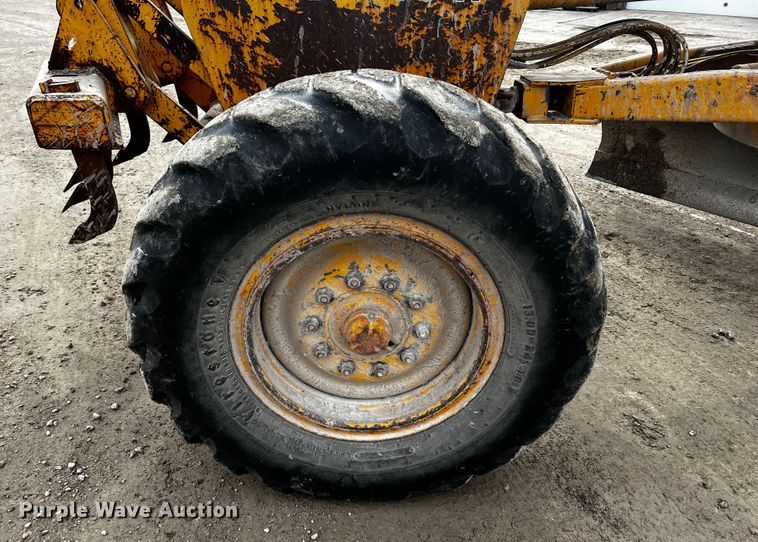 image for item JH9314 1973 John Deere 570A  motor grader