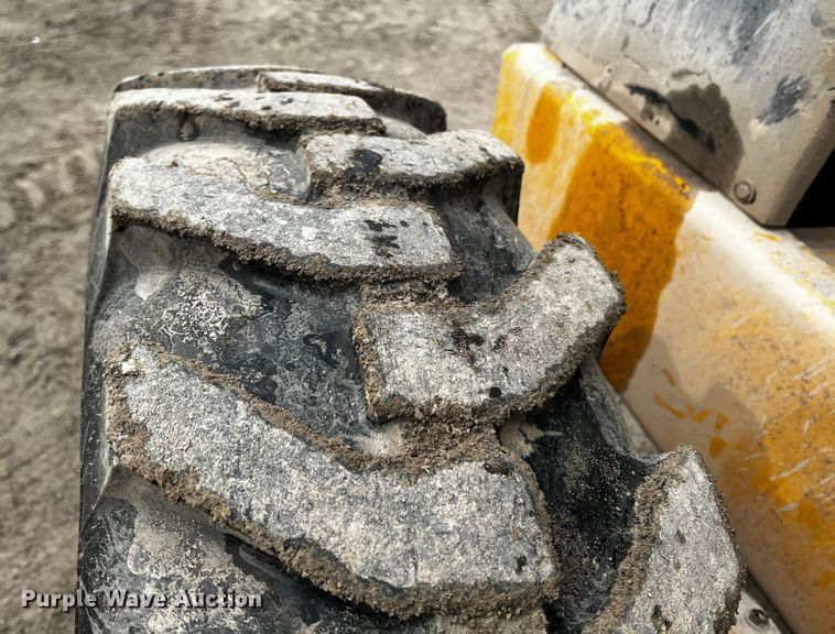 image for item JH9314 1973 John Deere 570A  motor grader