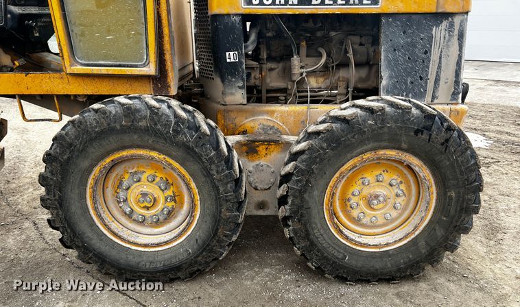 image for item JH9314 1973 John Deere 570A  motor grader