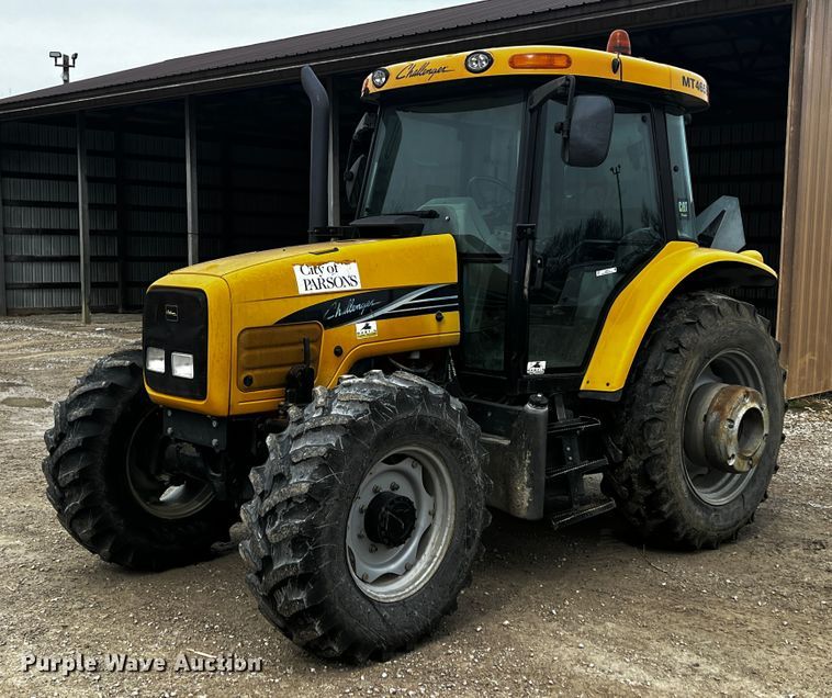 image for item JH9315 2006 Challenger MT465B  MFWD tractor