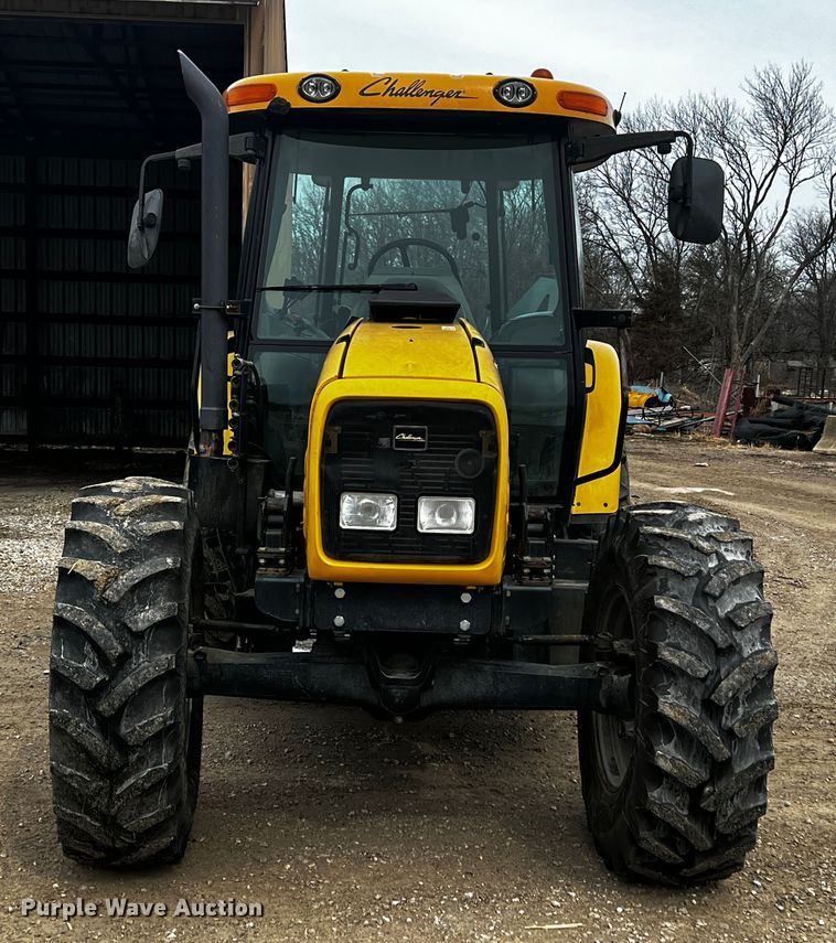 image for item JH9315 2006 Challenger MT465B  MFWD tractor