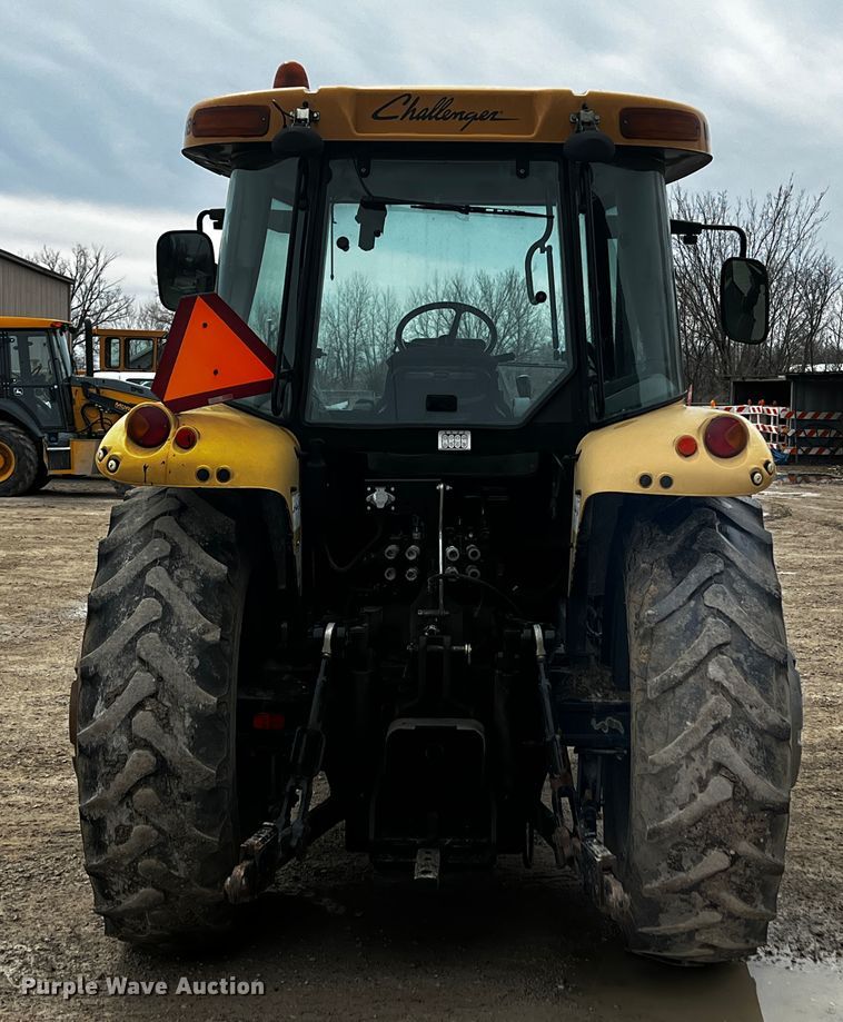 image for item JH9315 2006 Challenger MT465B  MFWD tractor