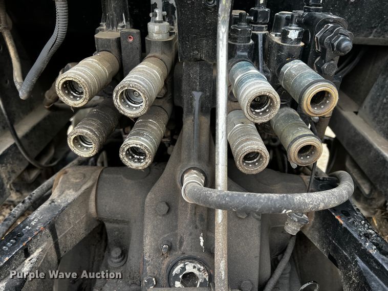 image for item JH9315 2006 Challenger MT465B  MFWD tractor