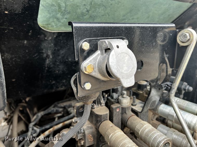 image for item JH9315 2006 Challenger MT465B  MFWD tractor