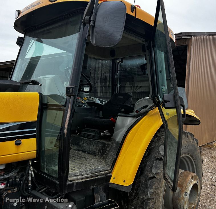 image for item JH9315 2006 Challenger MT465B  MFWD tractor