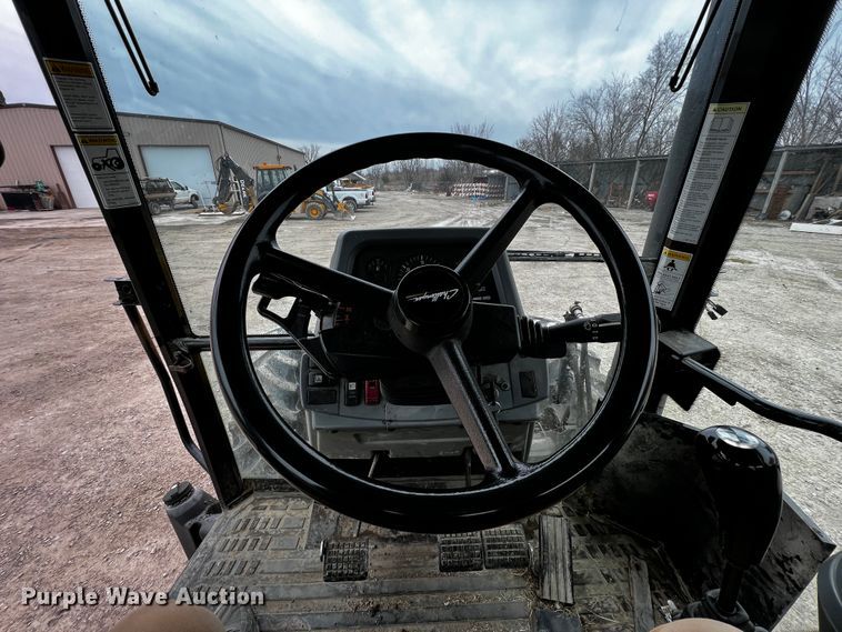 image for item JH9315 2006 Challenger MT465B  MFWD tractor