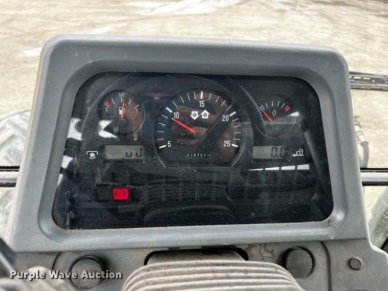 image for item JH9315 2006 Challenger MT465B  MFWD tractor