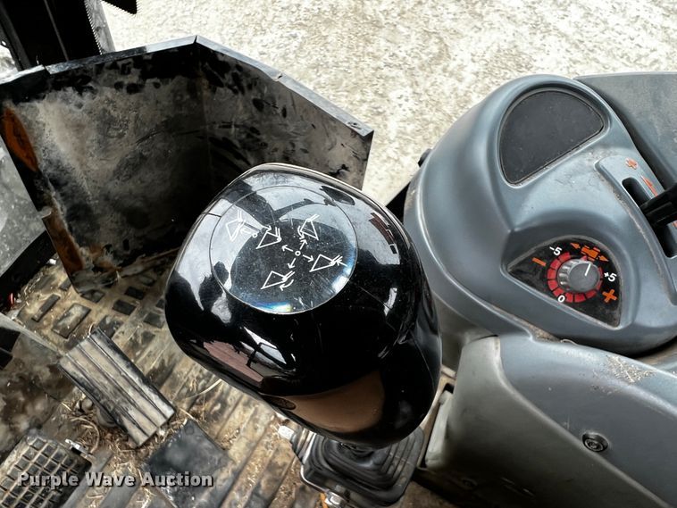 image for item JH9315 2006 Challenger MT465B  MFWD tractor