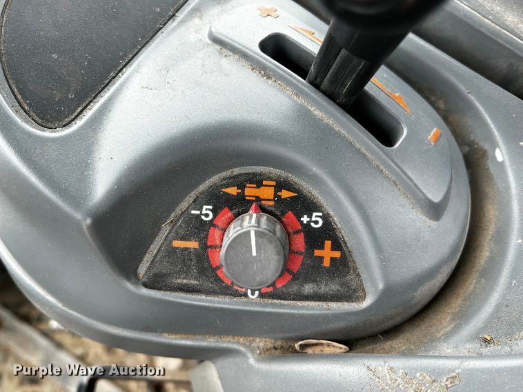 image for item JH9315 2006 Challenger MT465B  MFWD tractor