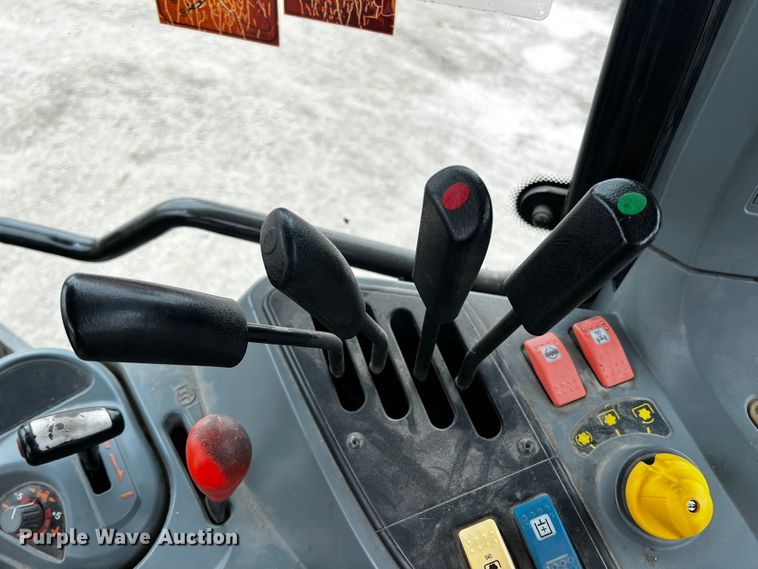 image for item JH9315 2006 Challenger MT465B  MFWD tractor