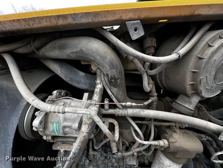 image for item JH9315 2006 Challenger MT465B  MFWD tractor