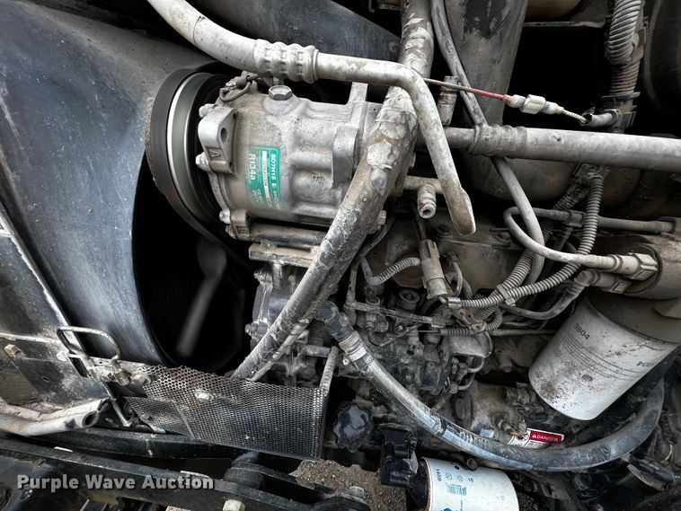 image for item JH9315 2006 Challenger MT465B  MFWD tractor