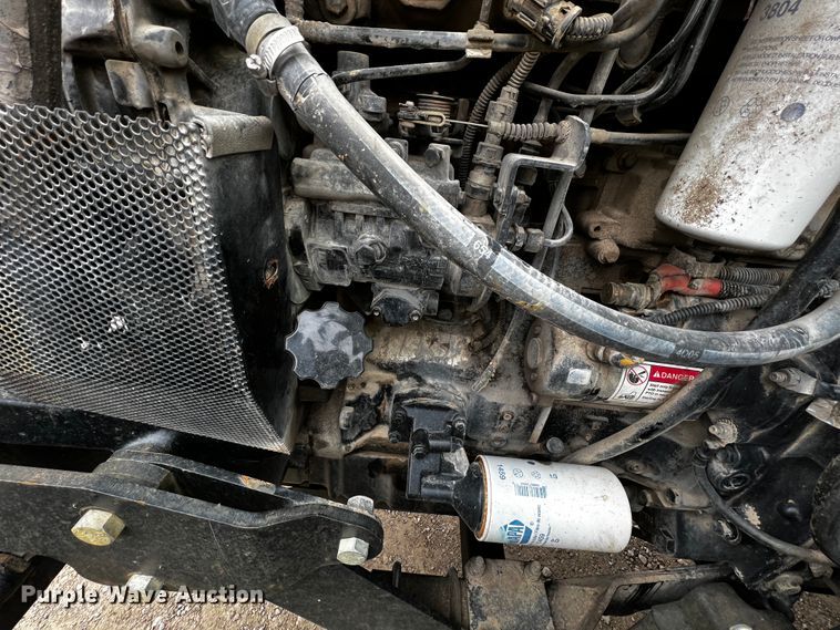 image for item JH9315 2006 Challenger MT465B  MFWD tractor