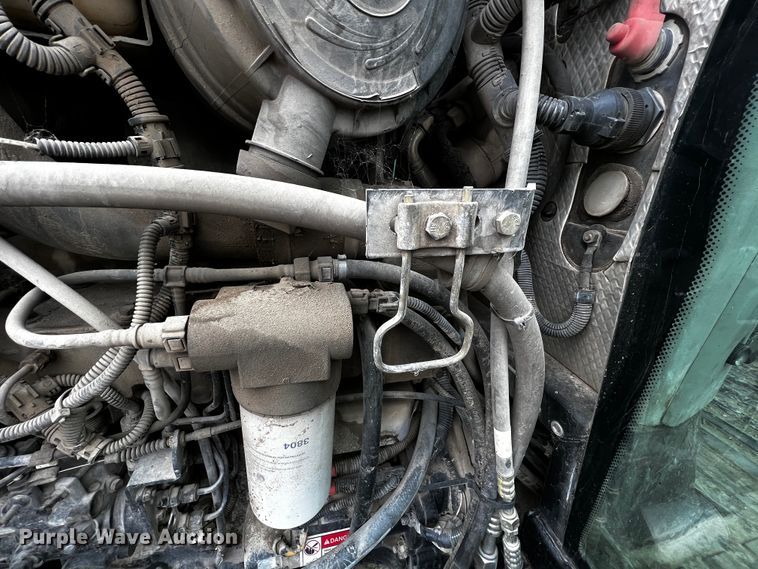 image for item JH9315 2006 Challenger MT465B  MFWD tractor