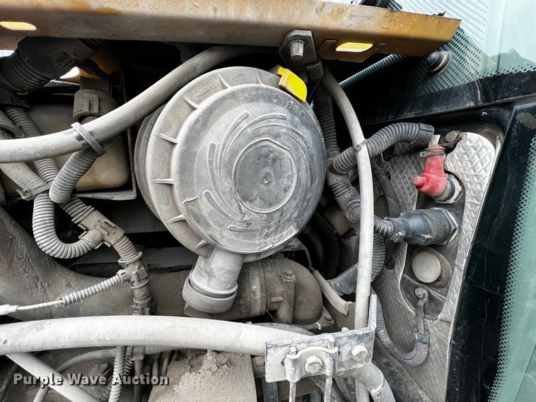 image for item JH9315 2006 Challenger MT465B  MFWD tractor