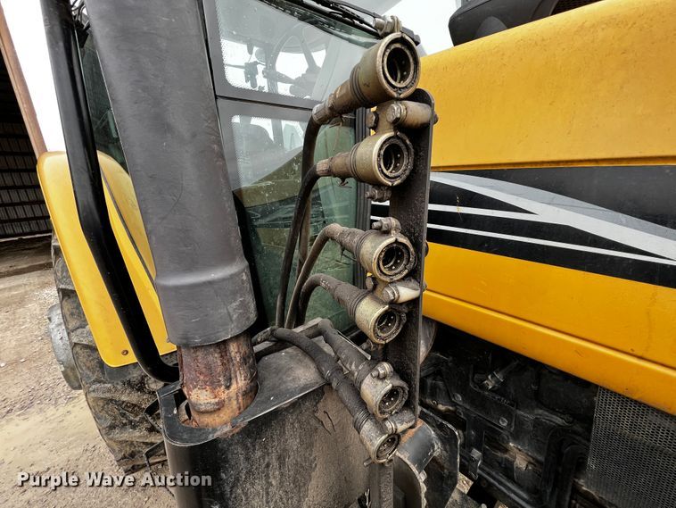 image for item JH9315 2006 Challenger MT465B  MFWD tractor