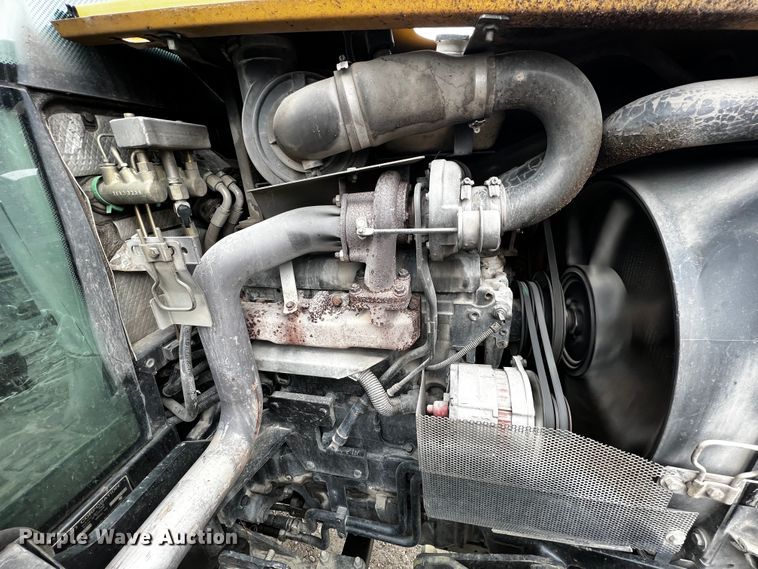 image for item JH9315 2006 Challenger MT465B  MFWD tractor